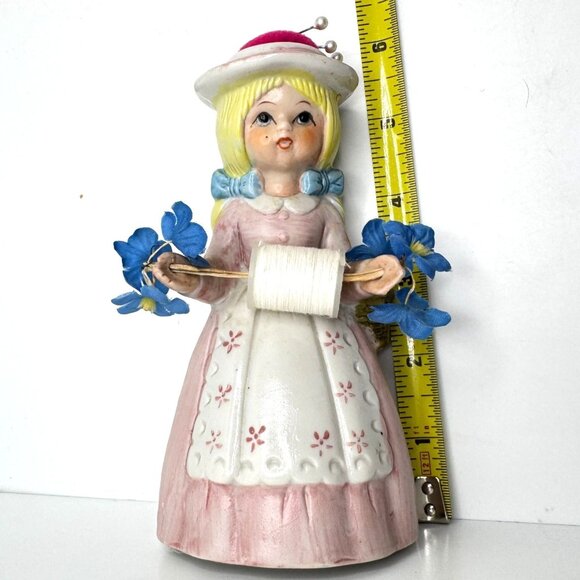 Reliance Sewing Girl Figurine Spool Pin Cushion Hat Ceramic Pink Vtg - Picture 2 of 9